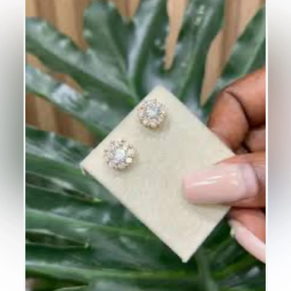 Babies /Toddler girls Post Earrings Cubic Zirconia & gold tone Flower Stars NWT